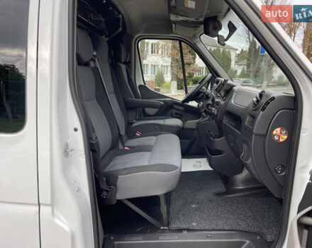 Рено Мастєр 2015 у Радивилове на Automoto.ua Білий Рено Мастєр, об'ємом двигуна 2.3 л та пробігом 280 тис. км за 14500 $, фото 43 на Automoto.ua