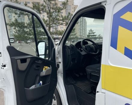Белый Рено Мастер, объемом двигателя 2.3 л и пробегом 300 тыс. км за 15000 $, фото 5 на Automoto.ua