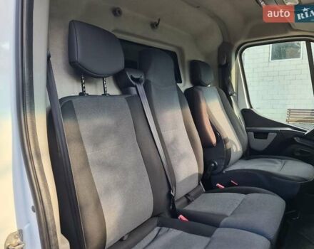 Белый Рено Мастер, объемом двигателя 2.3 л и пробегом 285 тыс. км за 15499 $, фото 3 на Automoto.ua