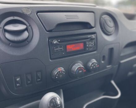 Белый Рено Мастер, объемом двигателя 2.3 л и пробегом 300 тыс. км за 15000 $, фото 4 на Automoto.ua