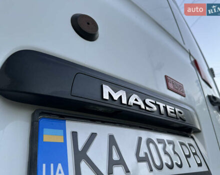 Белый Рено Мастер, объемом двигателя 2.3 л и пробегом 135 тыс. км за 17950 $, фото 12 на Automoto.ua