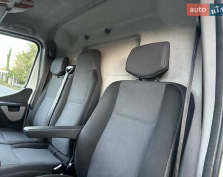 Белый Рено Мастер, объемом двигателя 2.3 л и пробегом 135 тыс. км за 17950 $, фото 19 на Automoto.ua