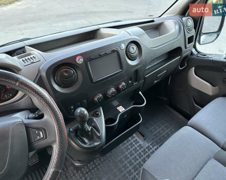 Белый Рено Мастер, объемом двигателя 2.3 л и пробегом 135 тыс. км за 17950 $, фото 25 на Automoto.ua