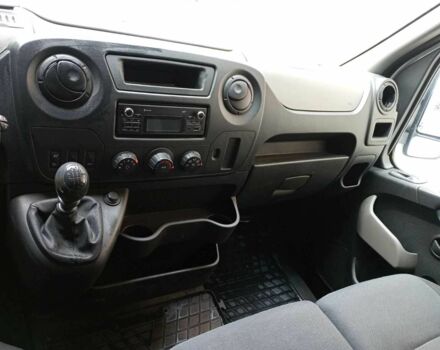 Белый Рено Мастер, объемом двигателя 2.3 л и пробегом 185 тыс. км за 17599 $, фото 12 на Automoto.ua