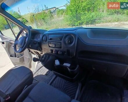 Белый Рено Мастер, объемом двигателя 2.3 л и пробегом 314 тыс. км за 14000 $, фото 8 на Automoto.ua