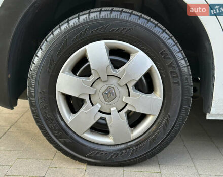 Белый Рено Мастер, объемом двигателя 2.3 л и пробегом 390 тыс. км за 13500 $, фото 9 на Automoto.ua