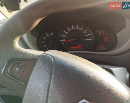 Рено Мастер 2017 в Сумах на Automoto.ua Белый Рено Мастер, объемом двигателя 2.3 л и пробегом 374 тыс. км за 15700 $, фото 9 на Automoto.ua