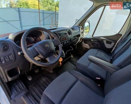 Белый Рено Мастер, объемом двигателя 2.3 л и пробегом 162 тыс. км за 17500 $, фото 5 на Automoto.ua