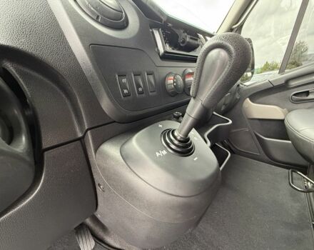 Рено Мастер 2017 в Умани на Automoto.ua Белый Рено Мастер, объемом двигателя 2.3 л и пробегом 260 тыс. км за 19900 $, фото 13 на Automoto.ua