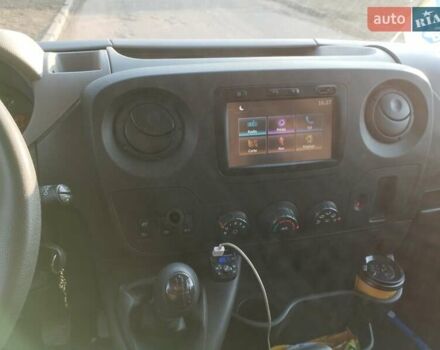 Рено Мастер 2017 в Сумах на Automoto.ua Белый Рено Мастер, объемом двигателя 2.3 л и пробегом 374 тыс. км за 15700 $, фото 5 на Automoto.ua