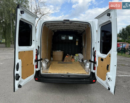 Белый Рено Мастер, объемом двигателя 2.3 л и пробегом 260 тыс. км за 15000 $, фото 10 на Automoto.ua