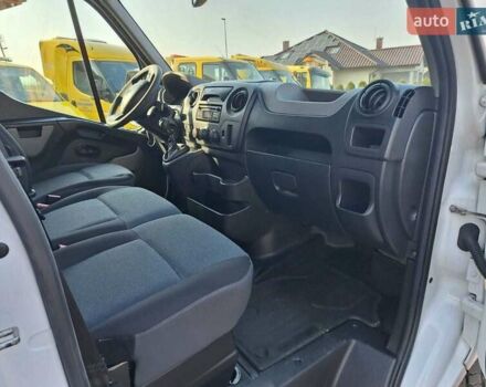 Белый Рено Мастер, объемом двигателя 2.3 л и пробегом 307 тыс. км за 17300 $, фото 1 на Automoto.ua