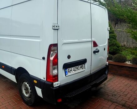 Белый Рено Мастер, объемом двигателя 2.3 л и пробегом 350 тыс. км за 15000 $, фото 1 на Automoto.ua