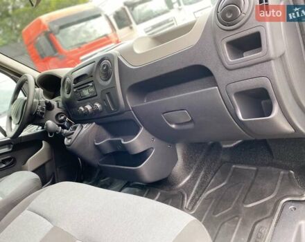 Белый Рено Мастер, объемом двигателя 2.3 л и пробегом 165 тыс. км за 18380 $, фото 29 на Automoto.ua