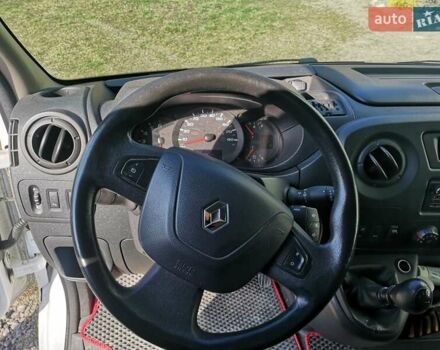 Белый Рено Мастер, объемом двигателя 2.3 л и пробегом 115 тыс. км за 18000 $, фото 1 на Automoto.ua