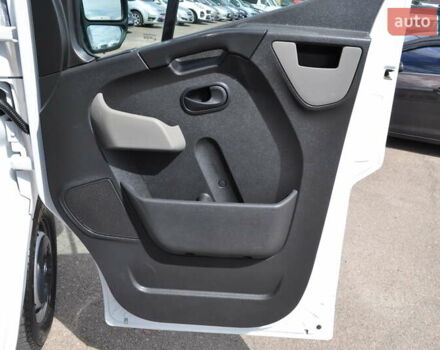 Рено Мастер 2018 в Киеве на Automoto.ua Белый Рено Мастер, объемом двигателя 2.3 л и пробегом 264 тыс. км за 22500 $, фото 41 на Automoto.ua