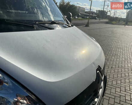 Белый Рено Мастер, объемом двигателя 2.3 л и пробегом 193 тыс. км за 23500 $, фото 10 на Automoto.ua