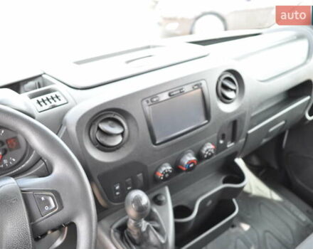 Рено Мастер 2018 в Киеве на Automoto.ua Белый Рено Мастер, объемом двигателя 2.3 л и пробегом 264 тыс. км за 22500 $, фото 52 на Automoto.ua