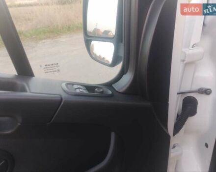Белый Рено Мастер, объемом двигателя 0 л и пробегом 243 тыс. км за 15950 $, фото 15 на Automoto.ua