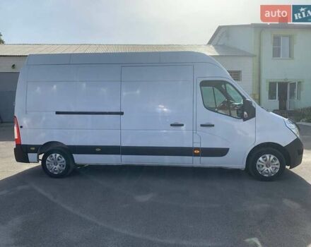 Белый Рено Мастер, объемом двигателя 2.3 л и пробегом 249 тыс. км за 16500 $, фото 1 на Automoto.ua