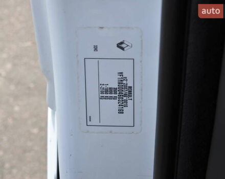 Рено Мастер 2018 в Киеве на Automoto.ua Белый Рено Мастер, объемом двигателя 2.3 л и пробегом 264 тыс. км за 22500 $, фото 34 на Automoto.ua