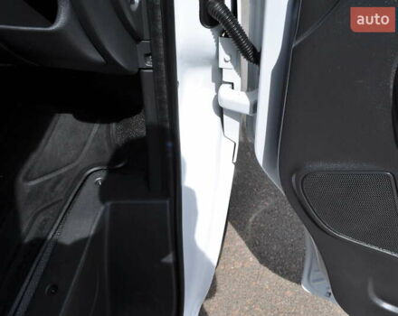 Рено Мастер 2018 в Киеве на Automoto.ua Белый Рено Мастер, объемом двигателя 2.3 л и пробегом 264 тыс. км за 22500 $, фото 40 на Automoto.ua