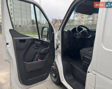 Белый Рено Мастер, объемом двигателя 2.3 л и пробегом 213 тыс. км за 14400 $, фото 6 на Automoto.ua