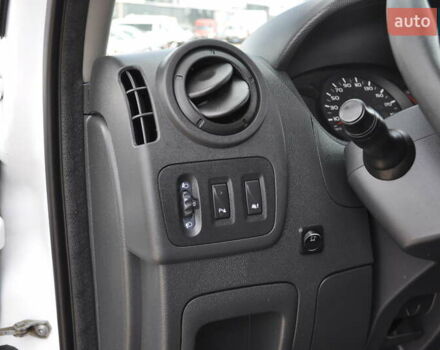 Рено Мастер 2018 в Киеве на Automoto.ua Белый Рено Мастер, объемом двигателя 2.3 л и пробегом 264 тыс. км за 22500 $, фото 46 на Automoto.ua