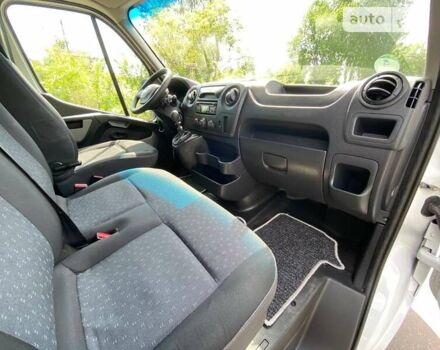 Белый Рено Мастер, объемом двигателя 2.3 л и пробегом 213 тыс. км за 16000 $, фото 23 на Automoto.ua