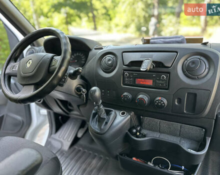 Белый Рено Мастер, объемом двигателя 2.3 л и пробегом 365 тыс. км за 22500 $, фото 82 на Automoto.ua