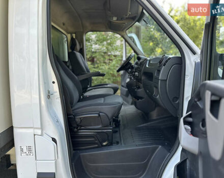 Белый Рено Мастер, объемом двигателя 2.3 л и пробегом 365 тыс. км за 22500 $, фото 78 на Automoto.ua