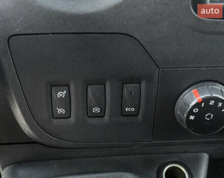 Білий Рено Мастєр, об'ємом двигуна 2.3 л та пробігом 265 тис. км за 17490 $, фото 26 на Automoto.ua