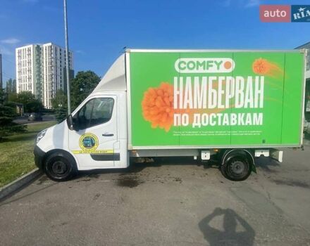 Белый Рено Мастер, объемом двигателя 2.3 л и пробегом 294 тыс. км за 17950 $, фото 5 на Automoto.ua