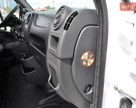 Рено Мастер 2018 в Киеве на Automoto.ua Белый Рено Мастер, объемом двигателя 2.3 л и пробегом 264 тыс. км за 22500 $, фото 38 на Automoto.ua