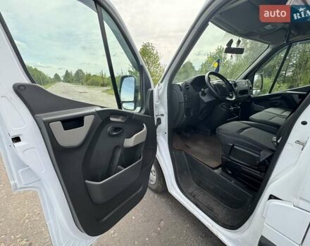 Белый Рено Мастер, объемом двигателя 2.3 л и пробегом 570 тыс. км за 12800 $, фото 10 на Automoto.ua