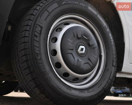 Рено Мастер 2018 в Киеве на Automoto.ua Белый Рено Мастер, объемом двигателя 2.3 л и пробегом 264 тыс. км за 22500 $, фото 11 на Automoto.ua