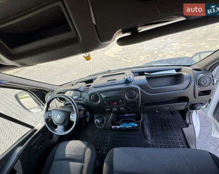 Белый Рено Мастер, объемом двигателя 2.3 л и пробегом 350 тыс. км за 13700 $, фото 6 на Automoto.ua