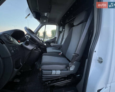 Білий Рено Мастєр, об'ємом двигуна 2.3 л та пробігом 257 тис. км за 17000 $, фото 15 на Automoto.ua