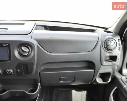 Рено Мастер 2018 в Киеве на Automoto.ua Белый Рено Мастер, объемом двигателя 2.3 л и пробегом 264 тыс. км за 22500 $, фото 29 на Automoto.ua