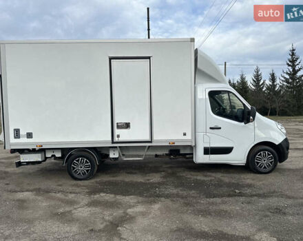 Белый Рено Мастер, объемом двигателя 2.3 л и пробегом 190 тыс. км за 19400 $, фото 5 на Automoto.ua