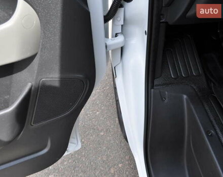 Рено Мастер 2018 в Киеве на Automoto.ua Белый Рено Мастер, объемом двигателя 2.3 л и пробегом 264 тыс. км за 22500 $, фото 48 на Automoto.ua