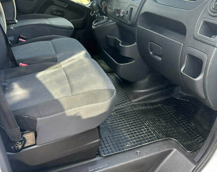 Белый Рено Мастер, объемом двигателя 2.3 л и пробегом 223 тыс. км за 22263 $, фото 22 на Automoto.ua