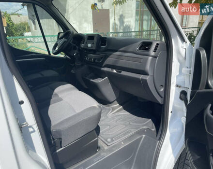 Белый Рено Мастер, объемом двигателя 2.3 л и пробегом 275 тыс. км за 18000 $, фото 6 на Automoto.ua