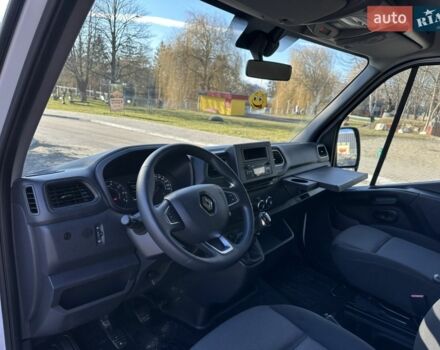 Белый Рено Мастер, объемом двигателя 2.3 л и пробегом 260 тыс. км за 18500 $, фото 4 на Automoto.ua