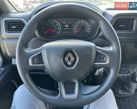 Белый Рено Мастер, объемом двигателя 2.3 л и пробегом 260 тыс. км за 18500 $, фото 1 на Automoto.ua