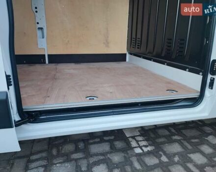 Белый Рено Мастер, объемом двигателя 2.3 л и пробегом 315 тыс. км за 17600 $, фото 80 на Automoto.ua