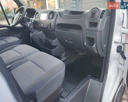 Белый Рено Мастер, объемом двигателя 2.3 л и пробегом 315 тыс. км за 17600 $, фото 62 на Automoto.ua