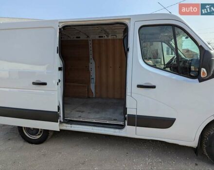 Белый Рено Мастер, объемом двигателя 2.3 л и пробегом 270 тыс. км за 14100 $, фото 9 на Automoto.ua