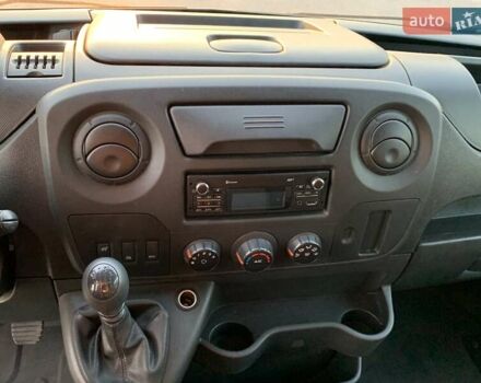 Белый Рено Мастер, объемом двигателя 2.3 л и пробегом 190 тыс. км за 17500 $, фото 10 на Automoto.ua