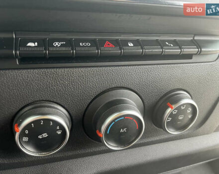 Рено Мастер 2019 в Кропивницком (Кировограде) на Automoto.ua Белый Рено Мастер, объемом двигателя 2.3 л и пробегом 355 тыс. км за 18299 $, фото 17 на Automoto.ua